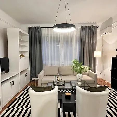 Elegant Black&white Apartmán *